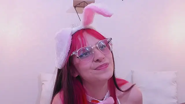 Snapshot of RedMeloddy chatting on January 2025 10:35:02 PM RedMeloddy online show from January 2025 10:35:02 PM