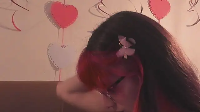 Snapshot of RedMeloddy chatting on February 2025 10:28:02 PM RedMeloddy online show from February 2025 10:28:02 PM