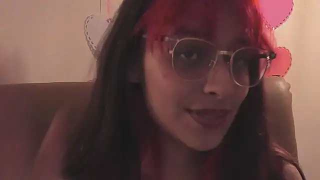Snapshot of RedMeloddy chatting on February 2025 07:13:01 PM RedMeloddy online show from February 2025 07:13:01 PM