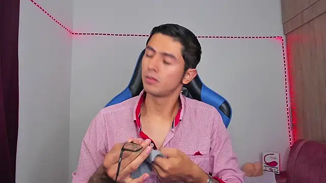 Snapshot of Ethan_Sai___ chatting on December 2024 01:14:01 AM Ethan Sai    online show from December 2024 01:14:01 AM