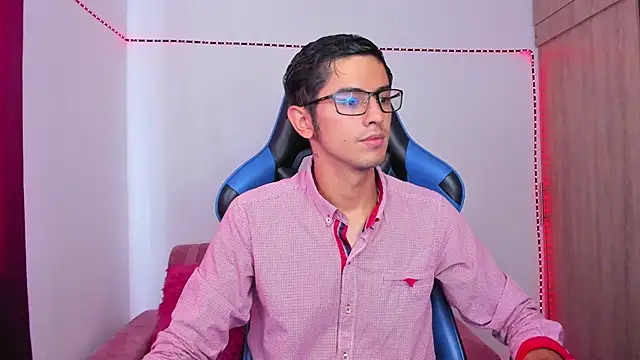 Snapshot of Ethan_Sai___ chatting on December 2024 04:49:01 PM Ethan Sai    online show from December 2024 04:49:01 PM