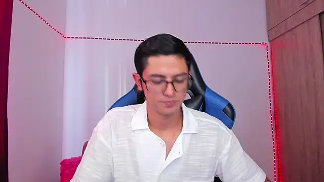 Snapshot of Ethan_Sai___ chatting on December 2024 09:08:02 PM Ethan Sai    online show from December 2024 09:08:02 PM