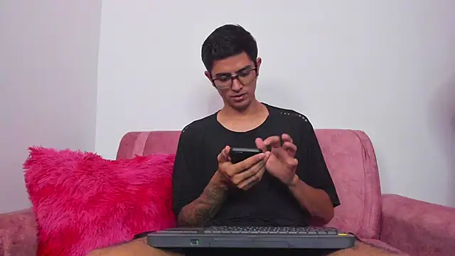 Snapshot of Ethan_Sai___ chatting on December 2024 12:11:02 AM Ethan Sai    online show from December 2024 12:11:02 AM