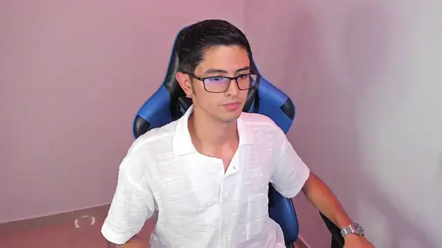 Snapshot of Ethan_Sai___ chatting on January 2025 09:15:01 PM Ethan Sai    online show from January 2025 09:15:01 PM