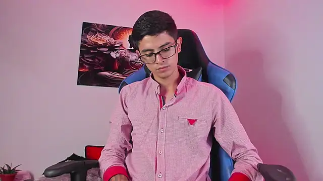 Snapshot of Ethan_Sai___ chatting on February 2025 11:45:01 PM Ethan Sai    online show from February 2025 11:45:01 PM