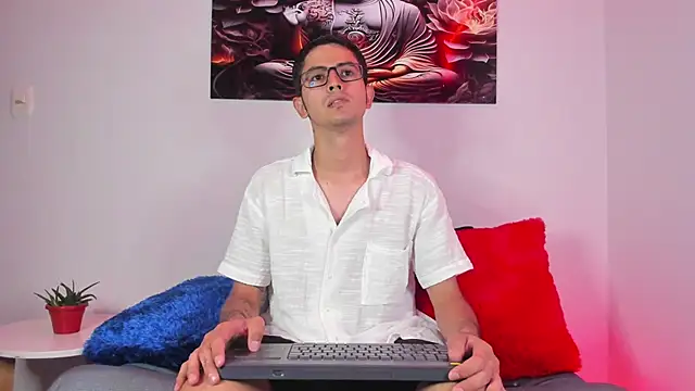 Snapshot of Ethan_Sai___ chatting on February 2025 05:46:02 PM Ethan Sai    online show from February 2025 05:46:02 PM