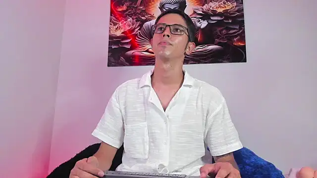 Snapshot of Ethan_Sai___ chatting on February 2025 08:04:02 PM Ethan Sai    online show from February 2025 08:04:02 PM