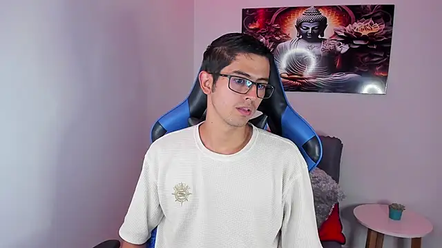 Snapshot of Ethan_Sai___ chatting on March 2025 06:33:01 PM Ethan Sai    online show from March 2025 06:33:01 PM