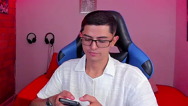 Snapshot of Ethan_Sai___ chatting on October 2025 03:17:01 AM Ethan Sai    online show from October 2025 03:17:01 AM