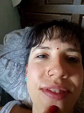 Snapshot of Lyrass chatting on December 2025 09:15:01 AM Lyrass online show from December 2025 09:15:01 AM