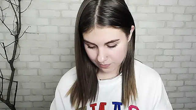 Snapshot of Sweet_Doll_Luna chatting on December 2024 01:00:01 PM Sweet Doll Luna online show from December 2024 01:00:01 PM