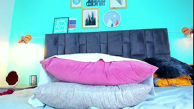 Snapshot of DulceAurora__ chatting on February 2025 05:37:01 AM DulceAurora online show from February 2025 05:37:01 AM