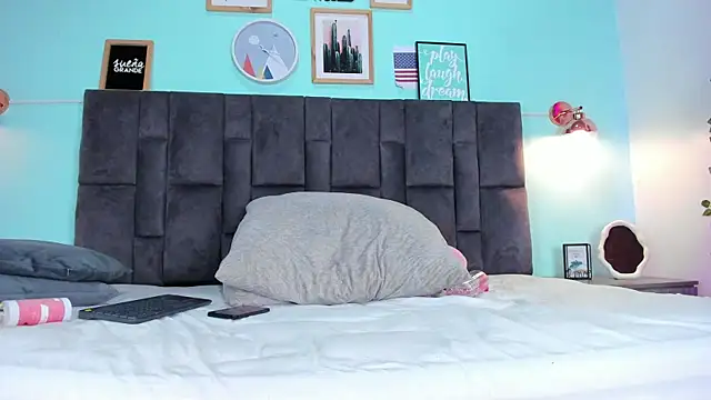 Snapshot of DulceAurora__ chatting on March 2025 08:51:01 AM DulceAurora online show from March 2025 08:51:01 AM