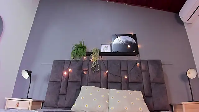 Snapshot of DulceAurora__ chatting on November 2025 02:42:02 AM DulceAurora online show from November 2025 02:42:02 AM