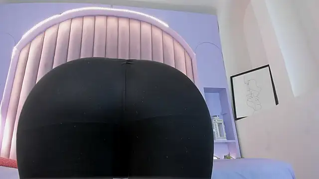 Snapshot of DulceAurora__ chatting on November 2025 12:02:02 AM DulceAurora online show from November 2025 12:02:02 AM