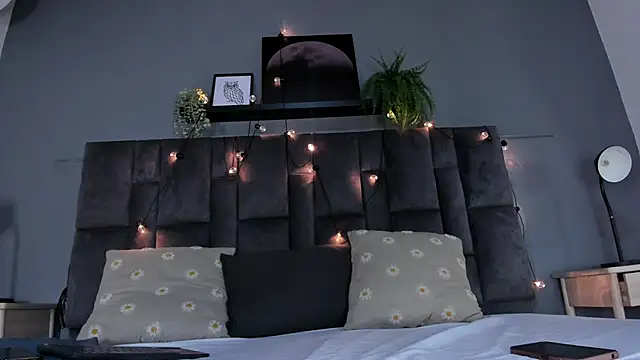 DulceAurora   online show from March 2026 07:04:02 AM