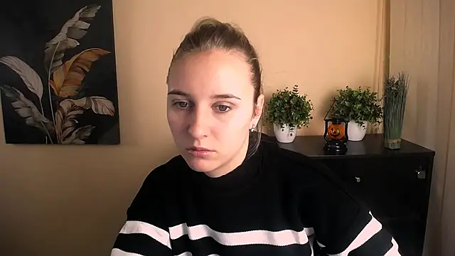  Nicole new online show from October 2025 09:22:01 AM