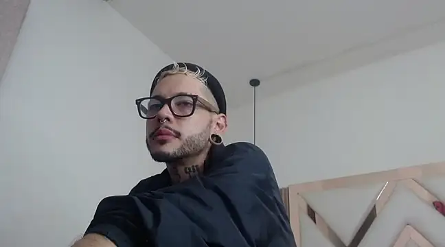 Snapshot of MurdockH chatting on March 2025 08:59:01 AM MurdockH online show from March 2025 08:59:01 AM