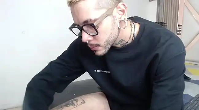 Snapshot of MurdockH chatting on March 2025 04:37:02 AM MurdockH online show from March 2025 04:37:02 AM