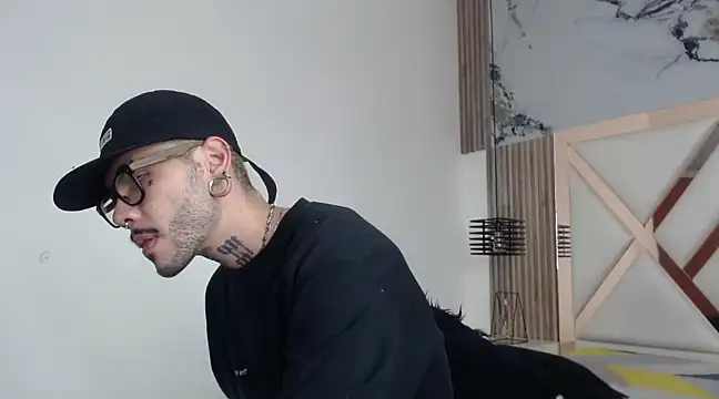 Snapshot of MurdockH chatting on March 2025 08:25:02 AM MurdockH online show from March 2025 08:25:02 AM