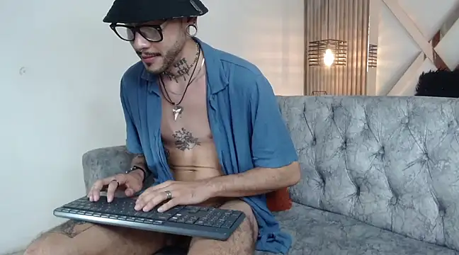 Snapshot of MurdockH chatting on March 2025 08:29:01 AM MurdockH online show from March 2025 08:29:01 AM