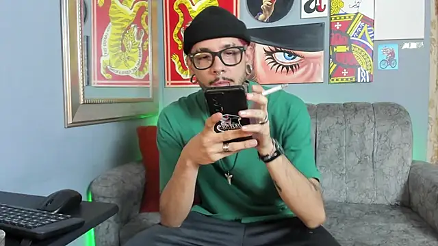 Snapshot of MurdockH chatting on October 2025 04:24:01 AM MurdockH online show from October 2025 04:24:01 AM