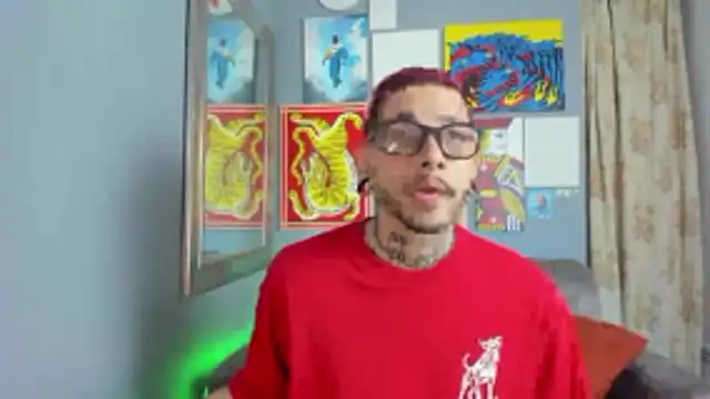 Snapshot of MurdockH chatting on October 2025 03:32:01 AM MurdockH online show from October 2025 03:32:01 AM