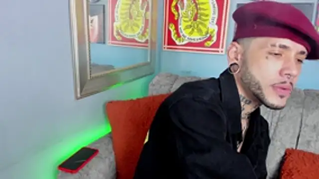 Snapshot of MurdockH chatting on November 2025 11:47:02 PM MurdockH online show from November 2025 11:47:02 PM