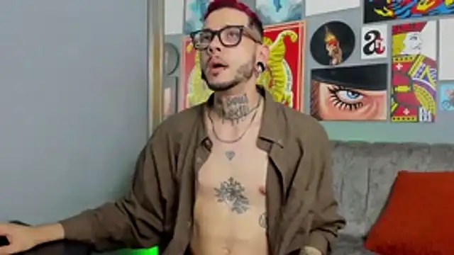 Snapshot of MurdockH chatting on November 2025 06:13:02 AM MurdockH online show from November 2025 06:13:02 AM