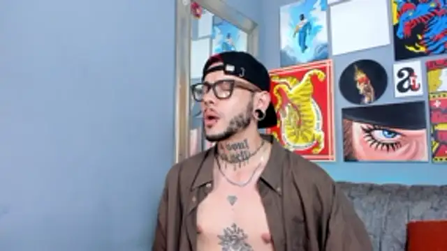 Snapshot of MurdockH chatting on November 2025 03:39:01 AM MurdockH online show from November 2025 03:39:01 AM