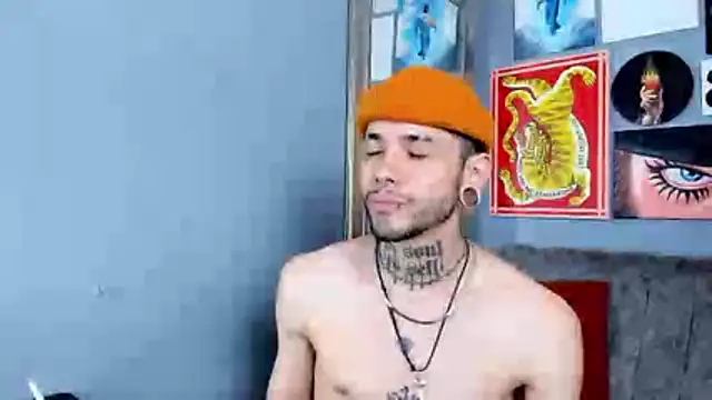 Snapshot of MurdockH chatting on December 2025 11:09:02 PM MurdockH online show from December 2025 11:09:02 PM