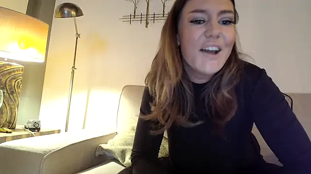 Nina24 online show from March 2025 08:54:01 PM