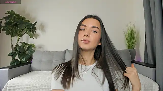 Snapshot of NicoleLuv chatting on December 2024 01:06:01 PM NicoleLuv online show from December 2024 01:06:01 PM