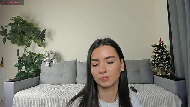 Snapshot of NicoleLuv chatting on January 2025 04:13:01 PM NicoleLuv online show from January 2025 04:13:01 PM