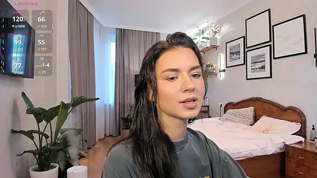 Snapshot of NicoleLuv chatting on October 2025 01:11:01 PM NicoleLuv online show from October 2025 01:11:01 PM