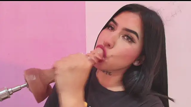 Snapshot of sweety_mariann1 chatting on March 2025 03:04:02 AM sweety mariann1 online show from March 2025 03:04:02 AM