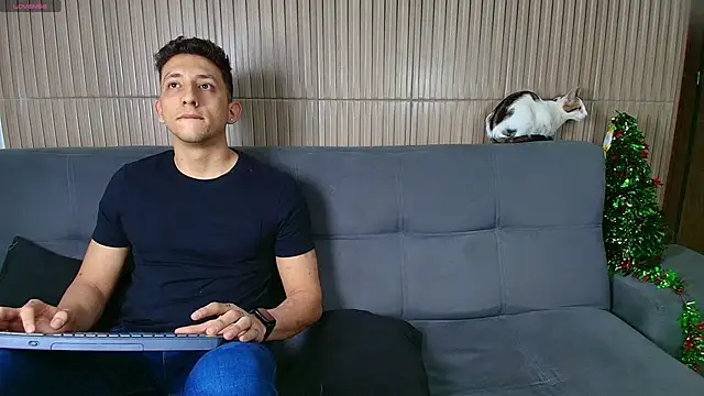 Snapshot of Maykol_Victoriasr chatting on January 2025 06:07:02 AM Maykol Victoriasr online show from January 2025 06:07:02 AM