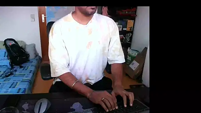 Snapshot of pleasure_5844 chatting on November 2025 01:55:01 PM pleasure 5844 online show from November 2025 01:55:01 PM