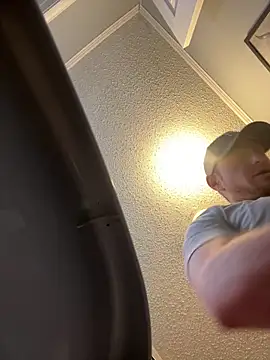 bigred0808 online show from February 2026 01:20:01 PM