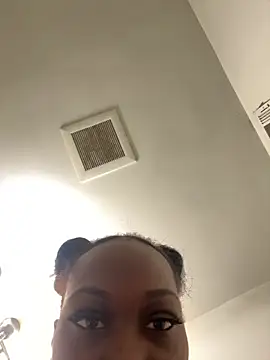 Snapshot of honeybrow chatting on January 2025 07:12:01 PM honeybrow online show from January 2025 07:12:01 PM