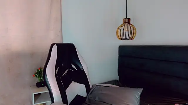 Oriana braom online show from February 2025 05:54:02 PM