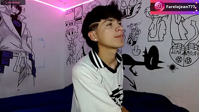 Snapshot of jeanfarelo chatting on April 2026 04:13:02 AM jeanfarelo online show from April 2026 04:13:02 AM