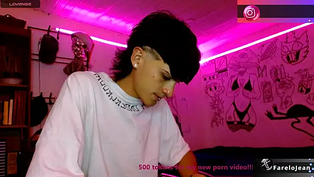 Snapshot of jeanfarelo chatting on April 2026 04:10:02 AM jeanfarelo online show from April 2026 04:10:02 AM