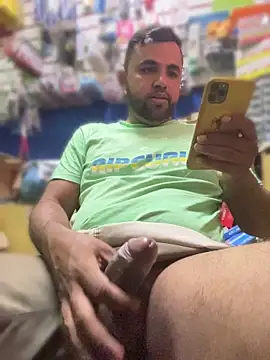 Snapshot of Sheik_z_o chatting on April 2026 01:26:01 PM Sheik z o online show from April 2026 01:26:01 PM