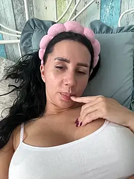 Snapshot of AnaRhodes chatting on March 2025 08:54:02 AM AnaRhodes online show from March 2025 08:54:02 AM