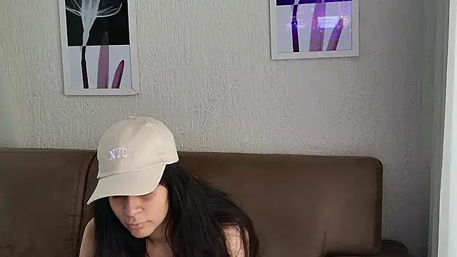 Snapshot of Blue_butterfly chatting on January 2025 03:42:02 PM Blue butterfly online show from January 2025 03:42:02 PM