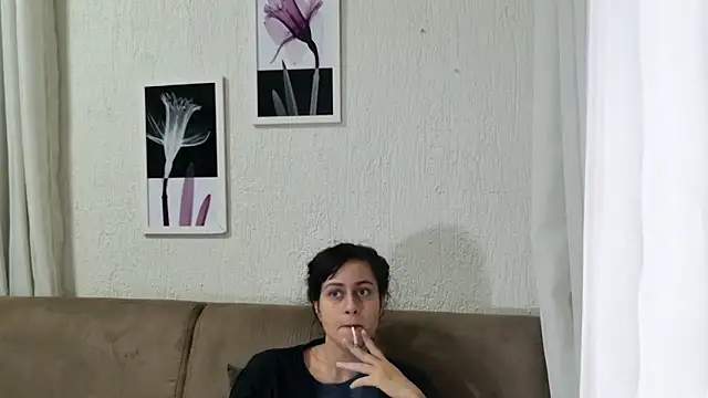 Snapshot of Blue_butterfly chatting on March 2025 10:39:02 PM Blue butterfly online show from March 2025 10:39:02 PM