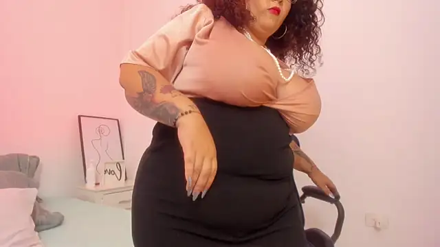 Snapshot of MaraaSweett chatting on October 2025 12:11:01 AM MaraaSweett online show from October 2025 12:11:01 AM