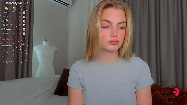 Snapshot of pretty_girlnextdoor chatting on September 2025 09:53:02 AM pretty girlnextdoor online show from September 2025 09:53:02 AM