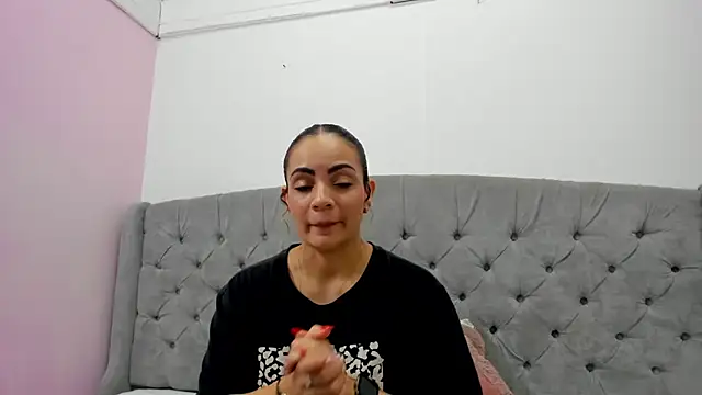 Valesskahall online show from December 2025 11:47:01 AM